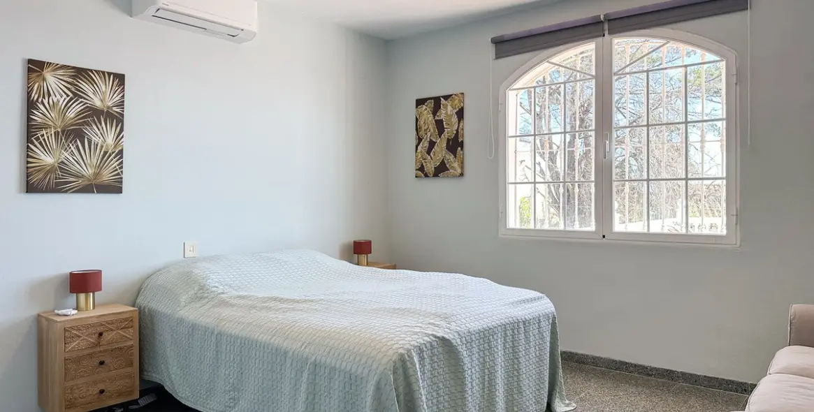 Sale of detached villa in Estepona 30