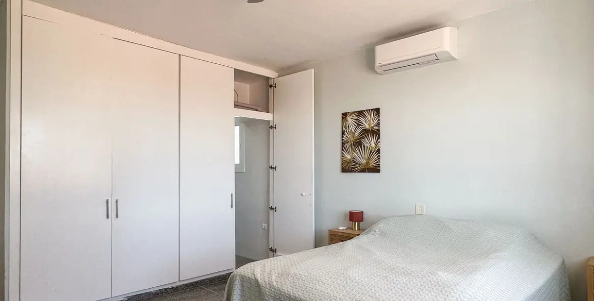 Sale of detached villa in Estepona 31