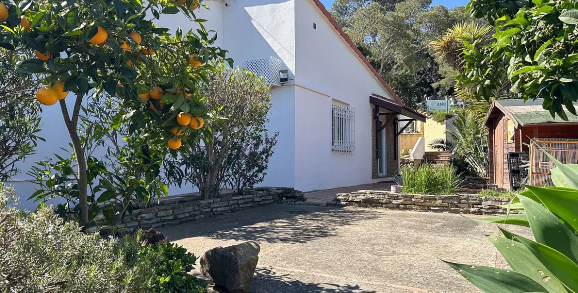 Sale of detached villa in Estepona 47