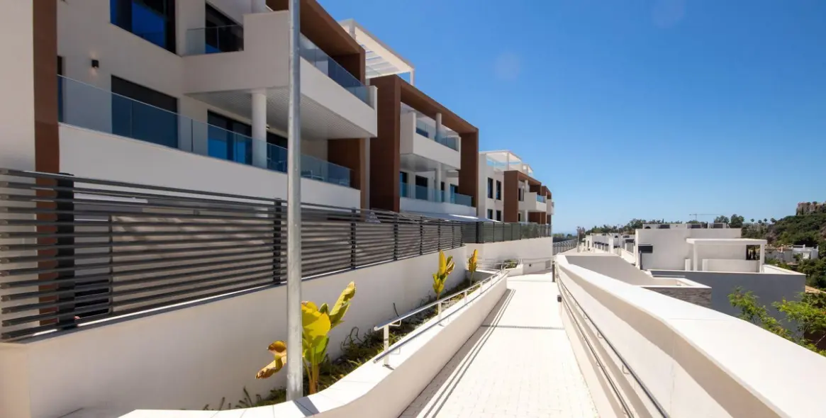 Sale of ground floor apartment in La Quinta 17