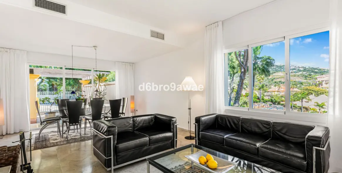 Venta de adosado en Río Real 7