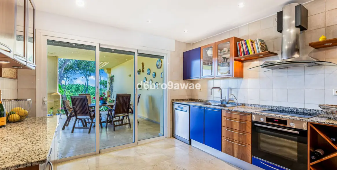 Venta de adosado en Río Real 14