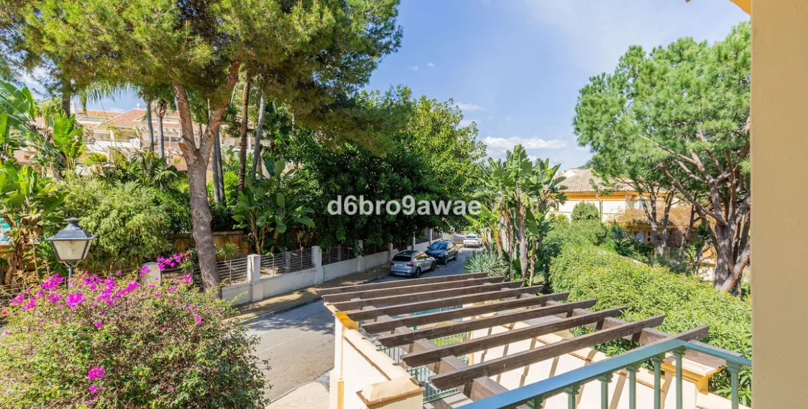 Продажа таунхауса в Río Real 28