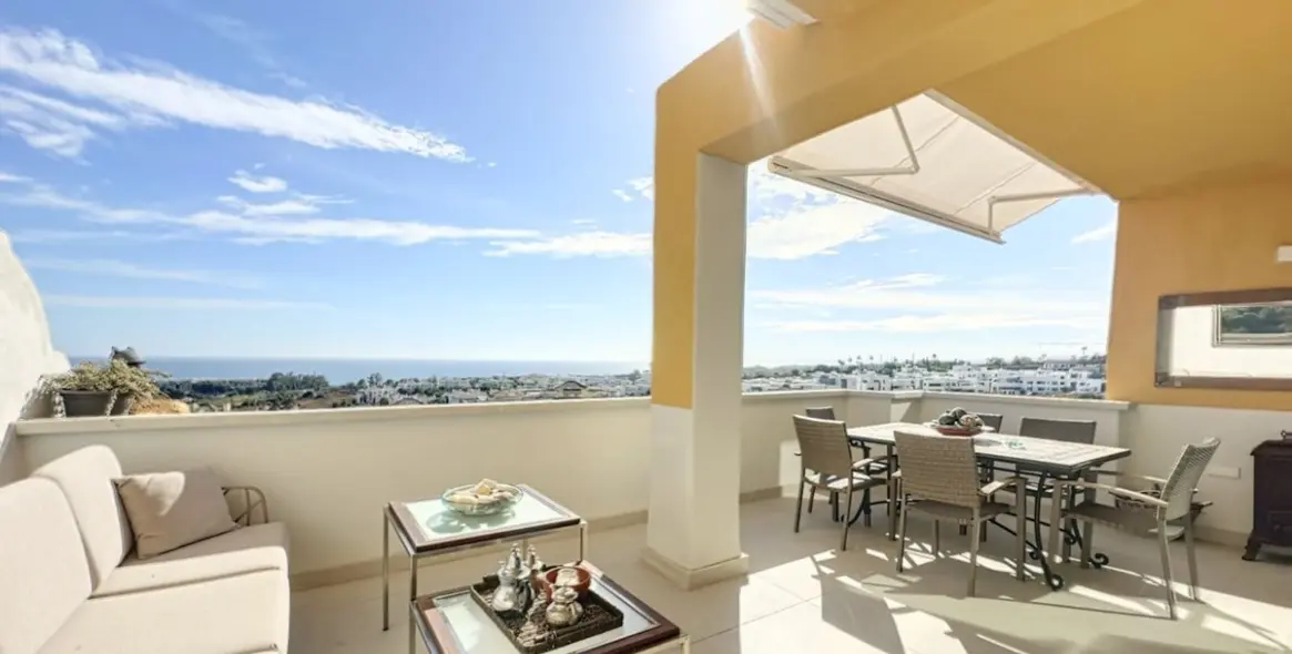 Venta de ático dúplex en Estepona 1