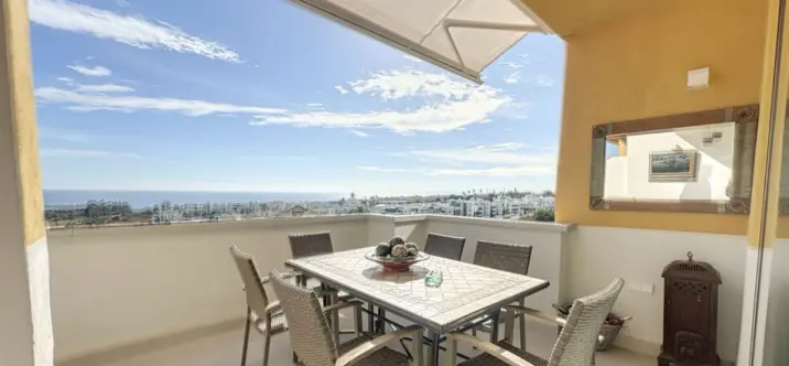 Venta de ático dúplex en Estepona 1