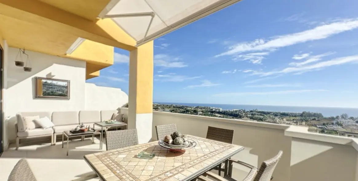 Venta de ático dúplex en Estepona 4