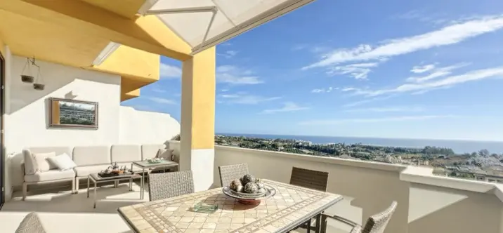 Venta de ático dúplex en Estepona 3