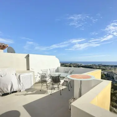 Venta de ático dúplex en Estepona
