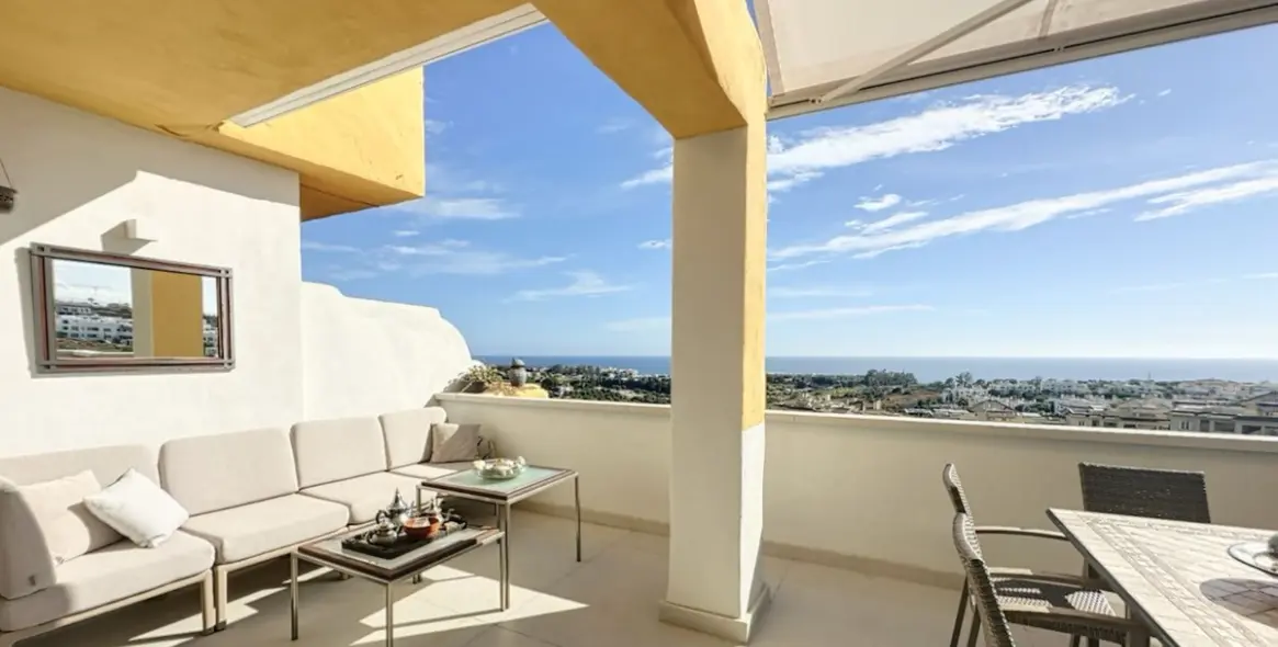 Venta de ático dúplex en Estepona 6