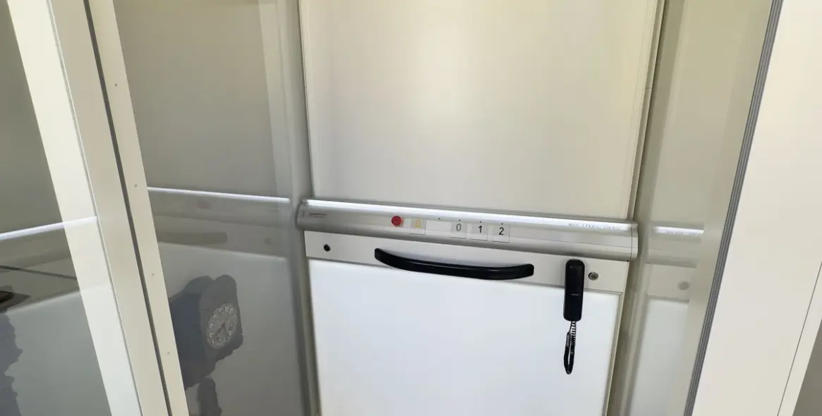 Venta de ático dúplex en Estepona 11