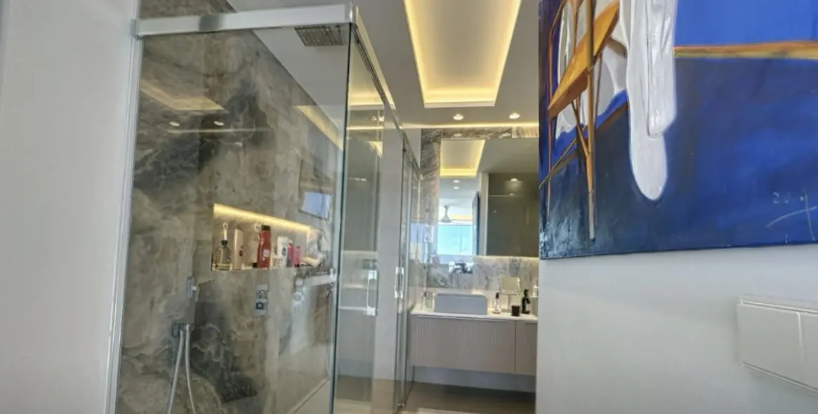 Venta de ático dúplex en Estepona 13