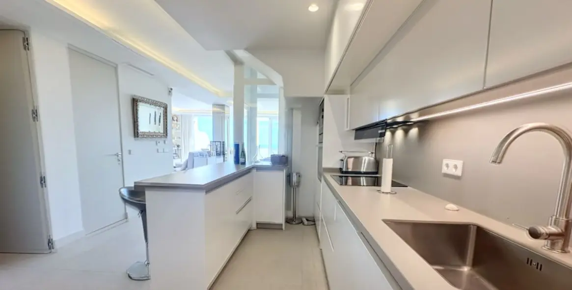 Venta de ático dúplex en Estepona 14