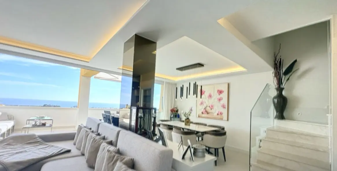 Venta de ático dúplex en Estepona 17