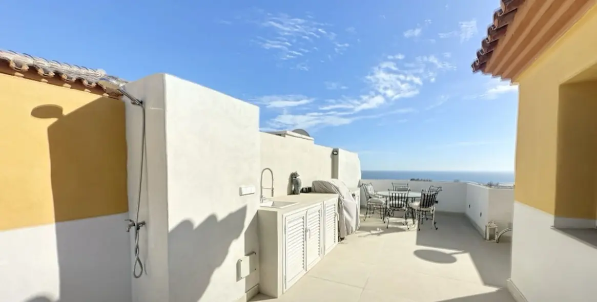 Venta de ático dúplex en Estepona 22