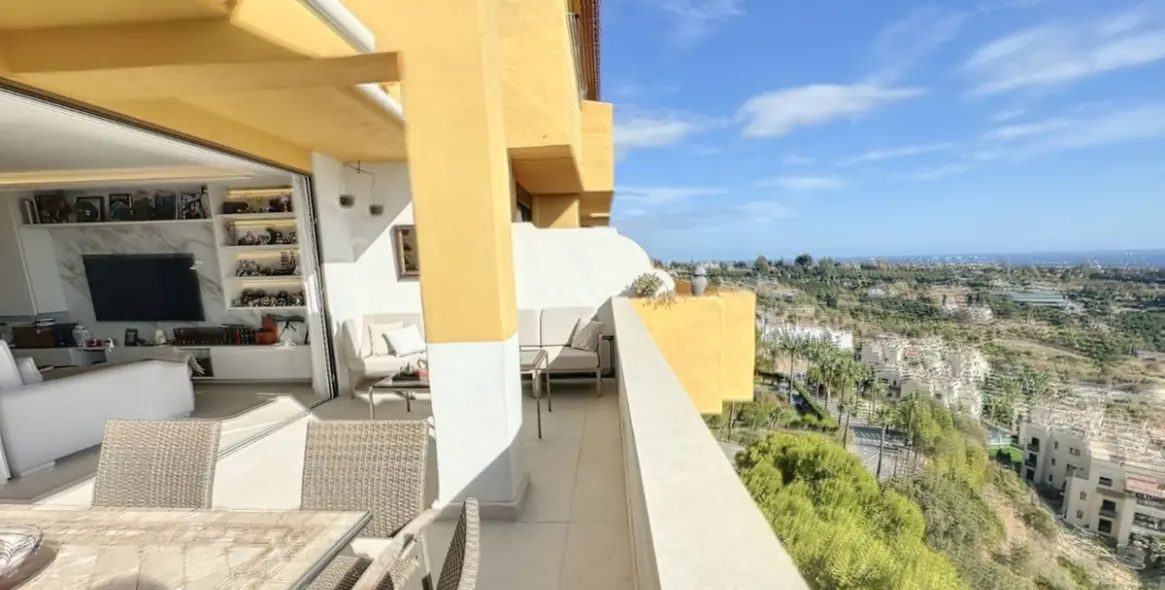 Venta de ático dúplex en Estepona 23