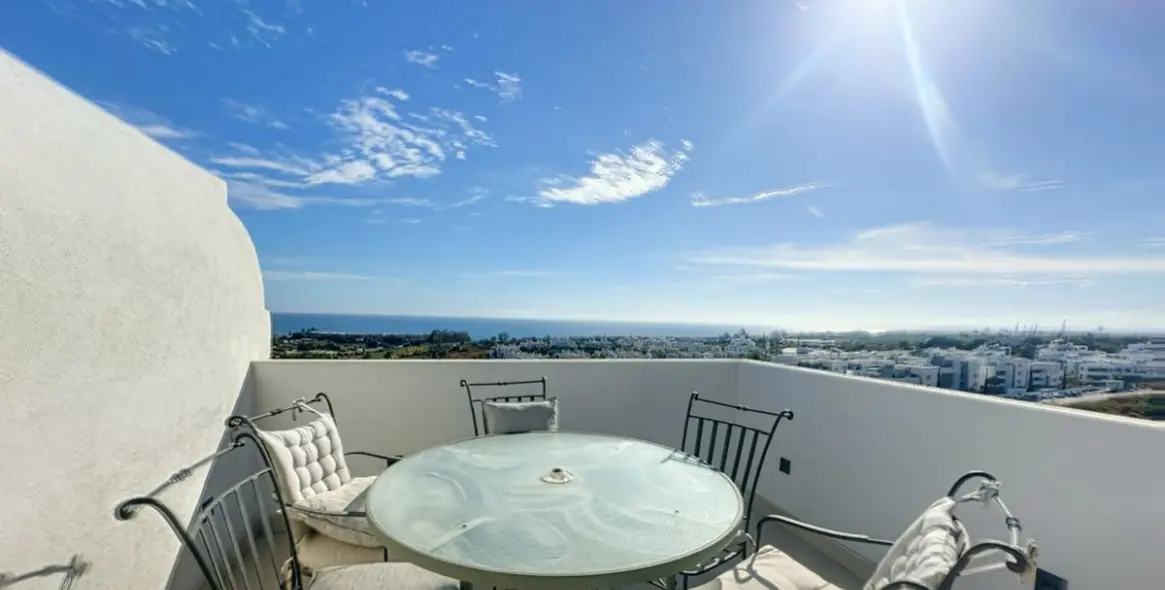 Venta de ático dúplex en Estepona 25