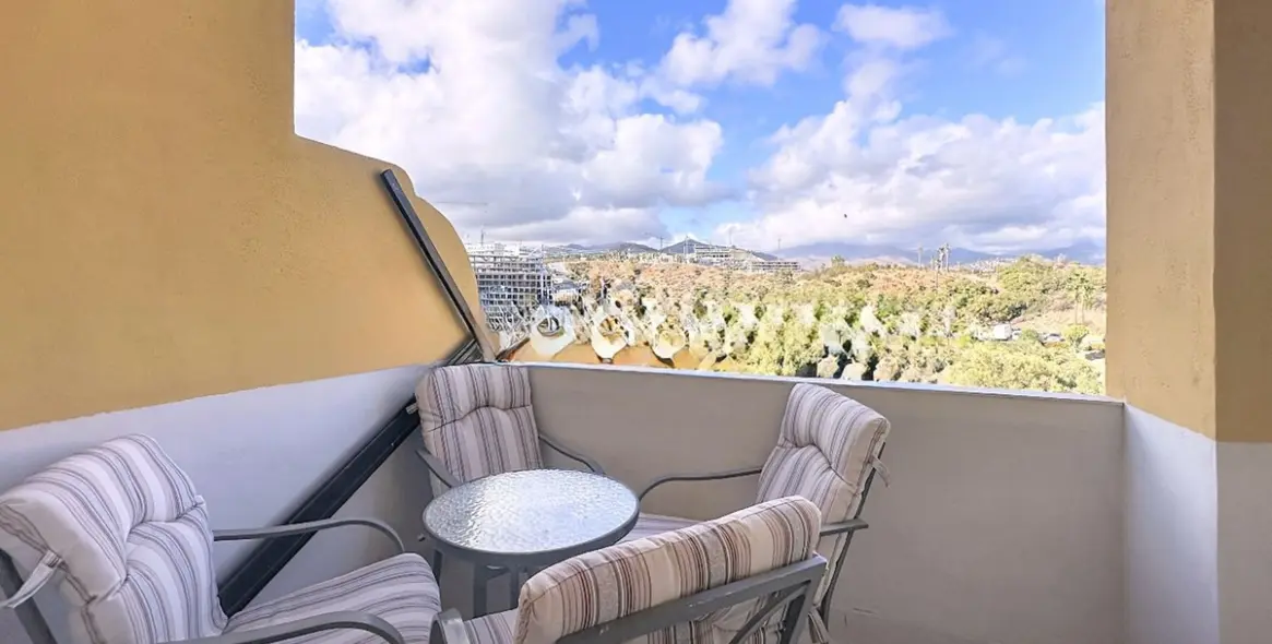 Venta de ático dúplex en Estepona 35
