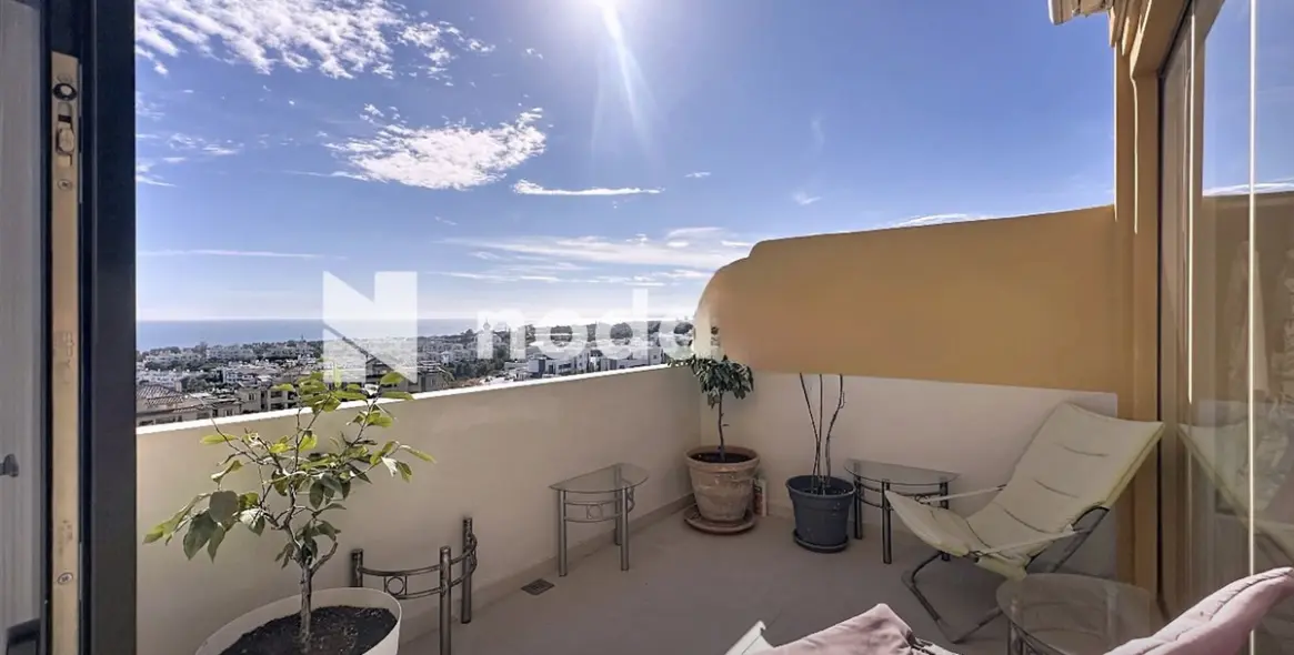 Venta de ático dúplex en Estepona 36