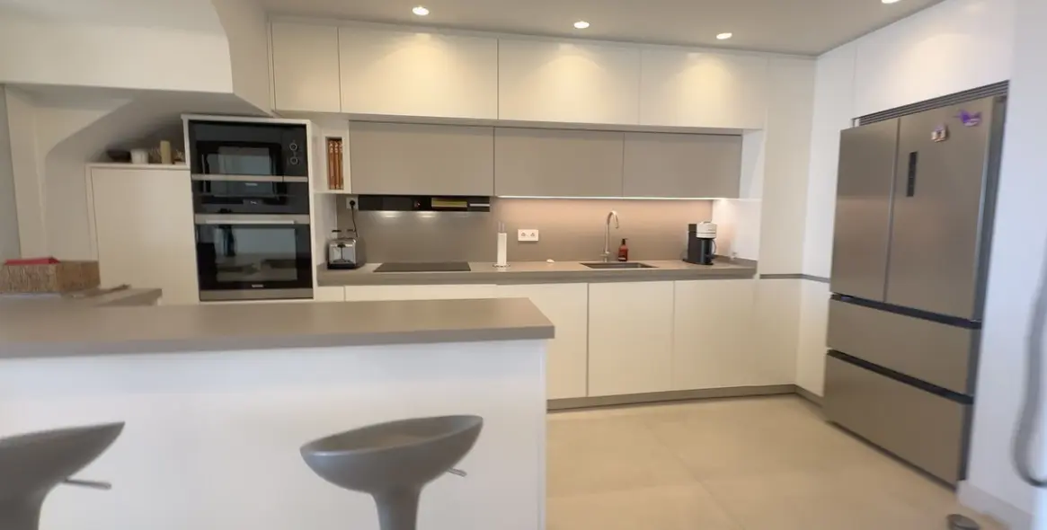 Venta de ático dúplex en Estepona 40
