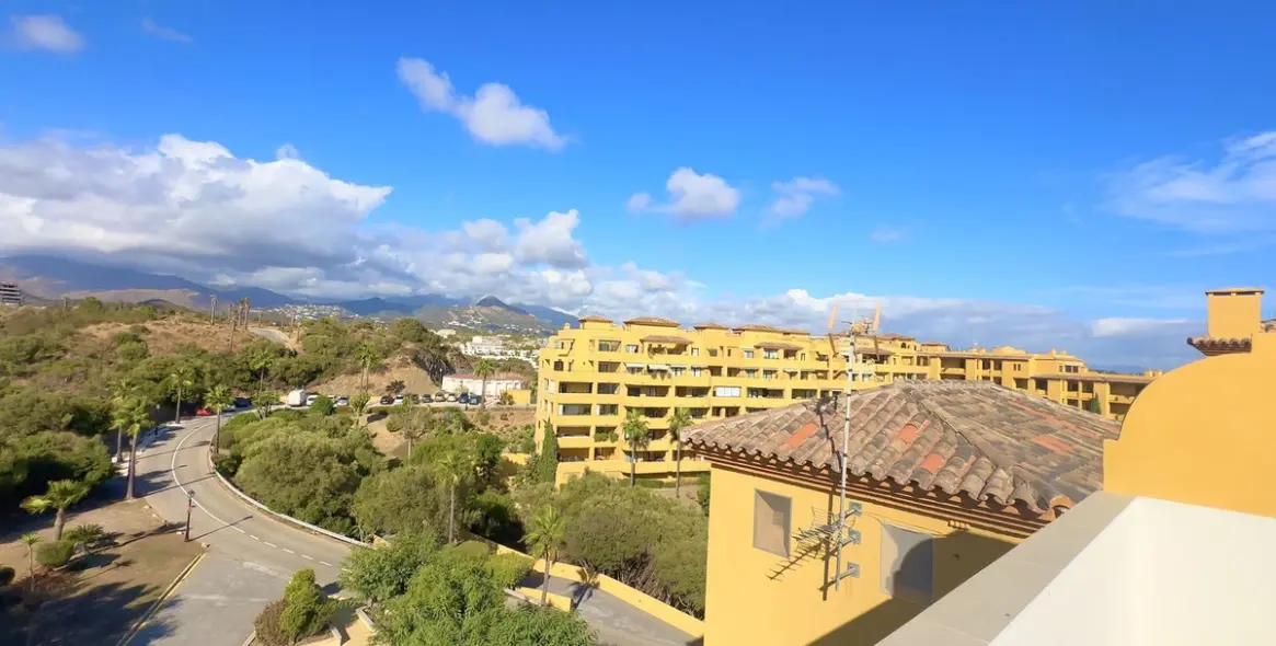 Venta de ático dúplex en Estepona 45