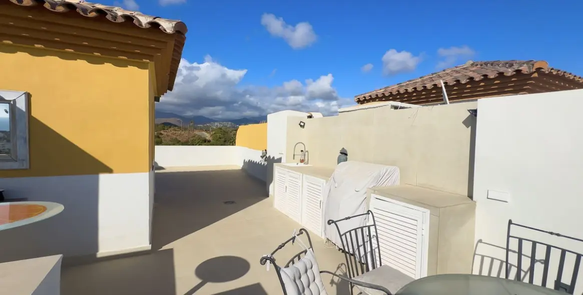 Venta de ático dúplex en Estepona 61
