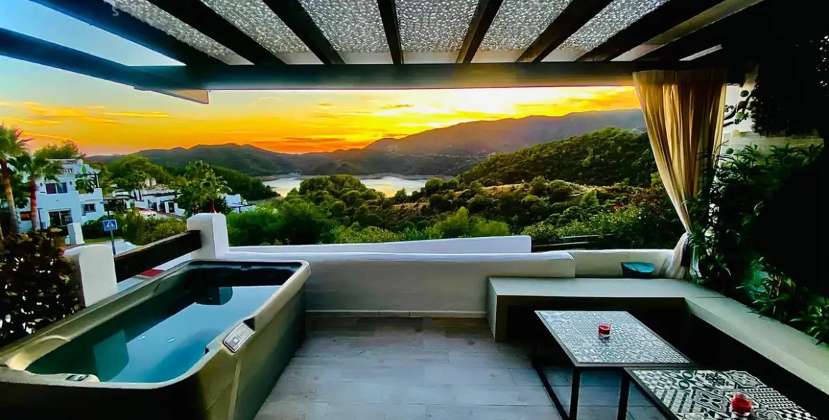 Venta de adosado en Istán 2