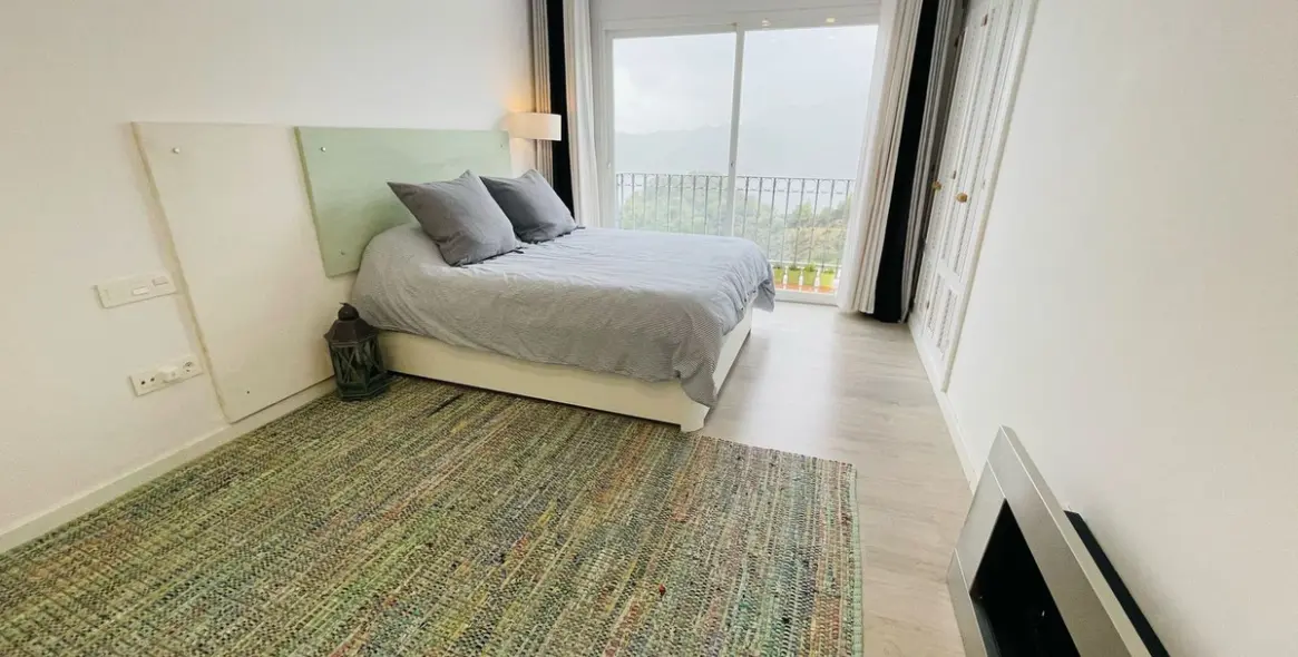 Venta de adosado en Istán 9