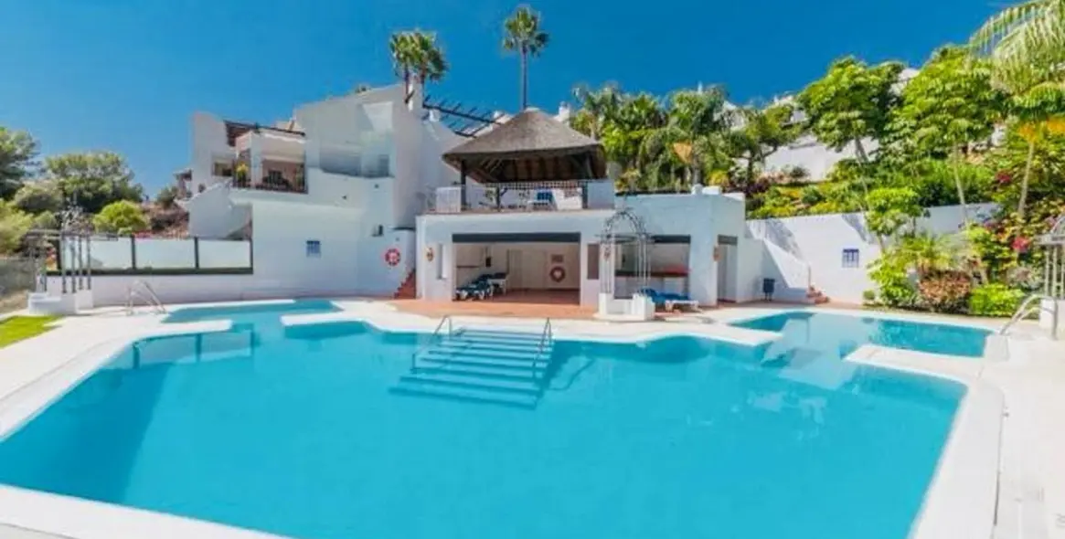 Venta de adosado en Istán 16