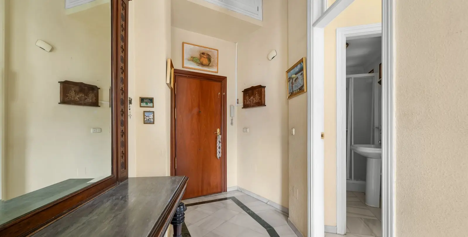Продажа апартаментов на среднем этаже в Málaga Centro 6