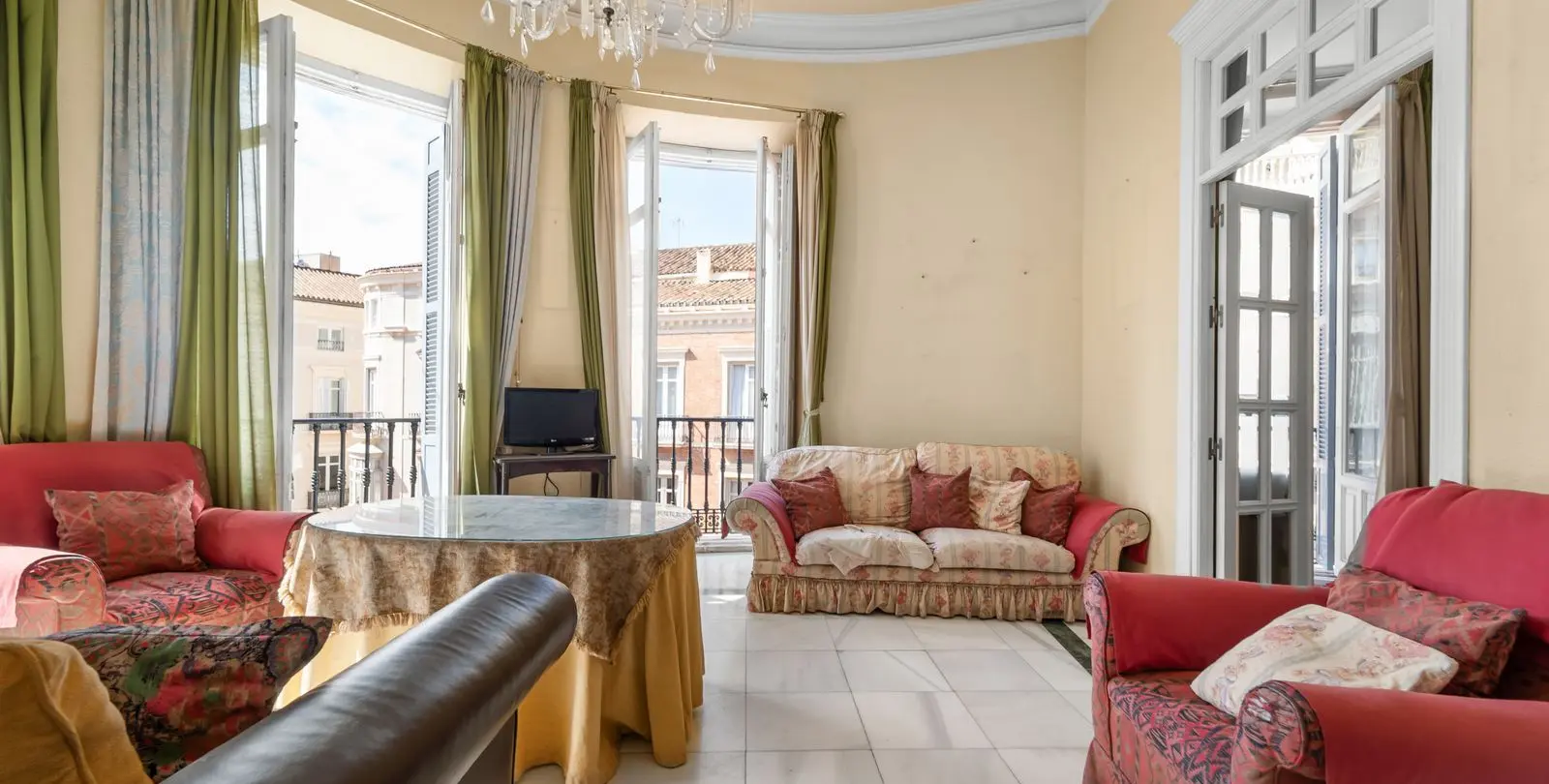 Продажа апартаментов на среднем этаже в Málaga Centro 8