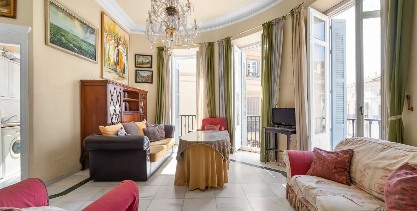 Продажа апартаментов на среднем этаже в Málaga Centro 9