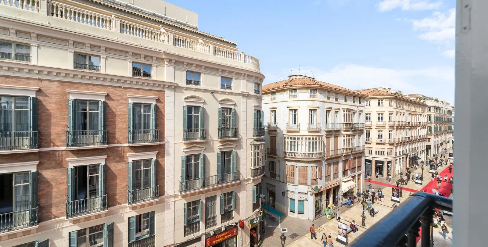 Продажа апартаментов на среднем этаже в Málaga Centro 10