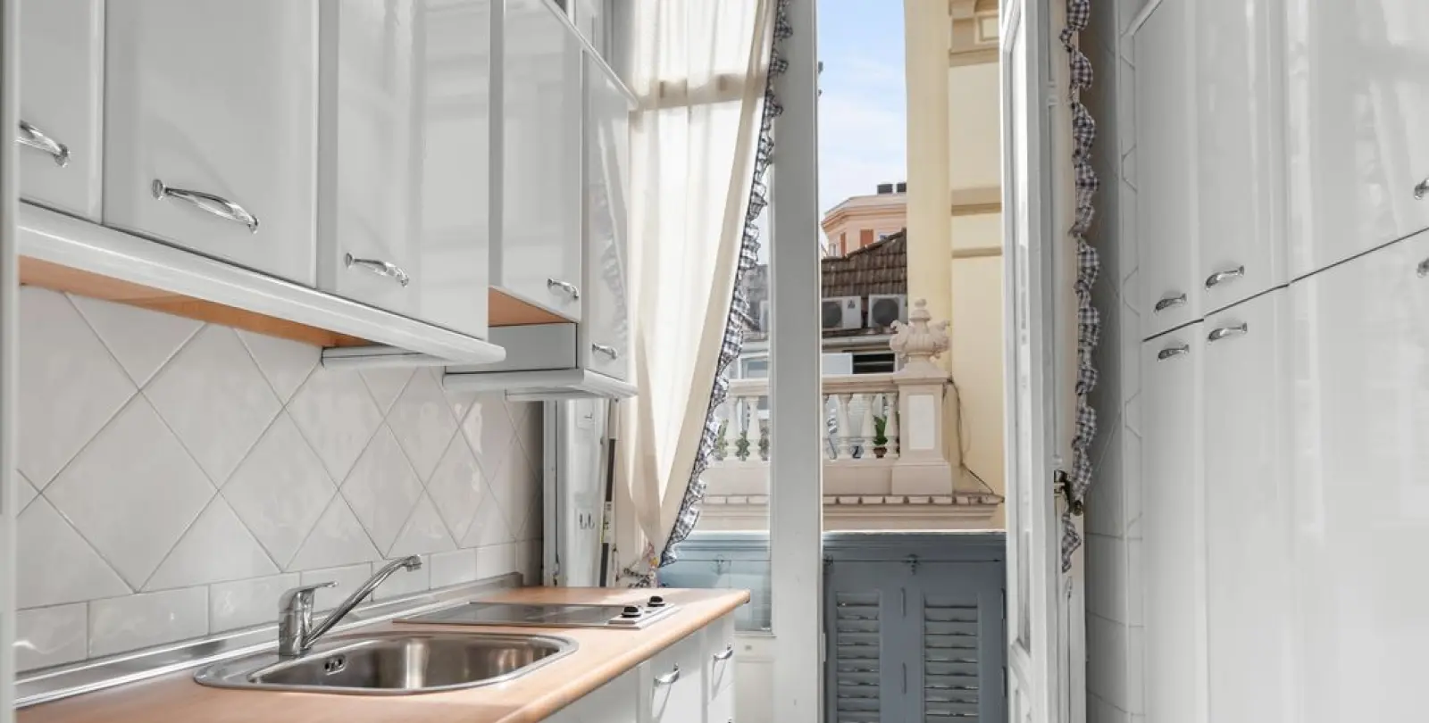 Продажа апартаментов на среднем этаже в Málaga Centro 15