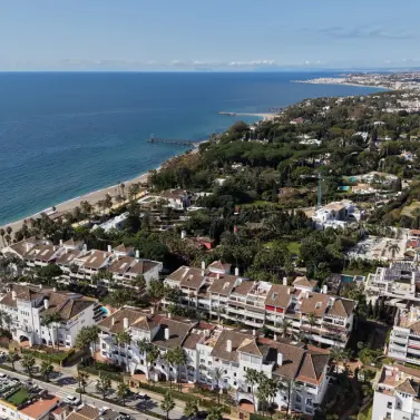 Venta de apartamento en planta media en The Golden Mile