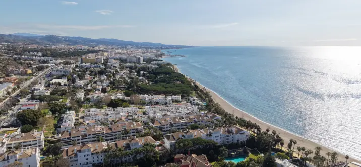 Venta de apartamento en planta media en The Golden Mile 3