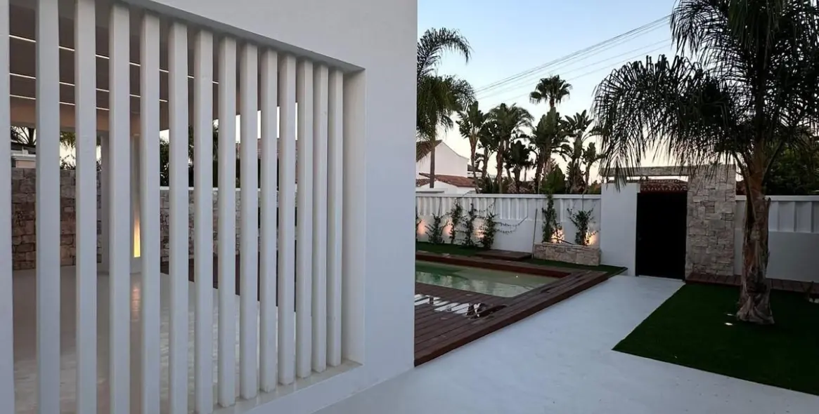 Sale of detached villa in Costalita 6