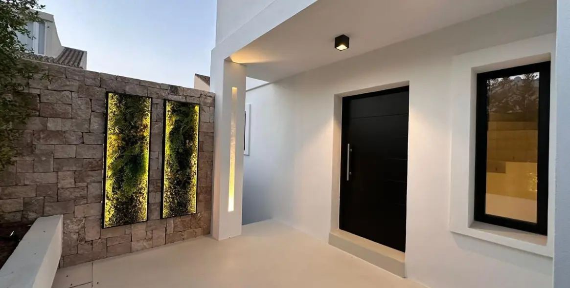 Sale of detached villa in Costalita 8