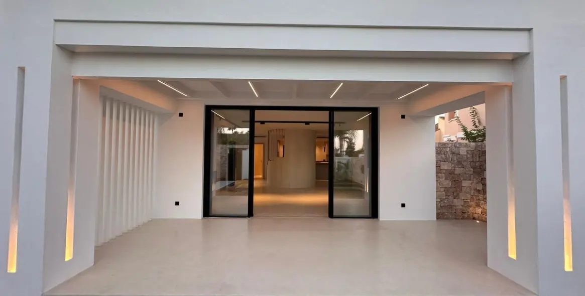 Sale of detached villa in Costalita 14