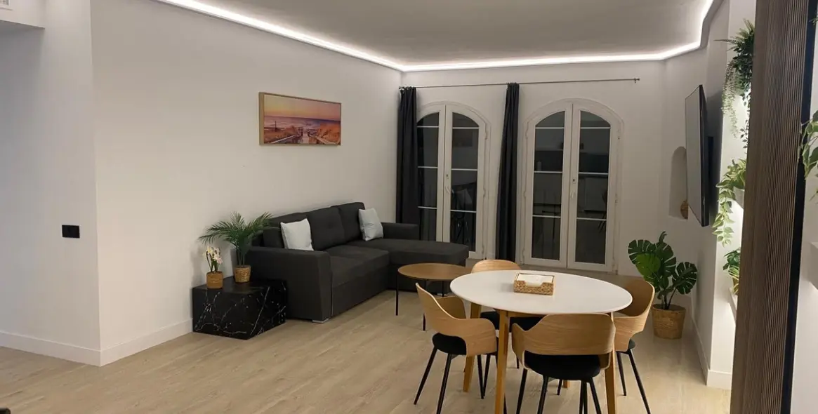 Sale of middle floor apartment in Puerto Banús 4