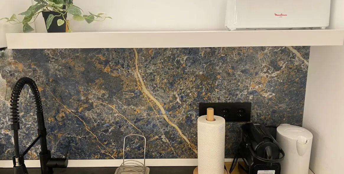 Sale of middle floor apartment in Puerto Banús 8