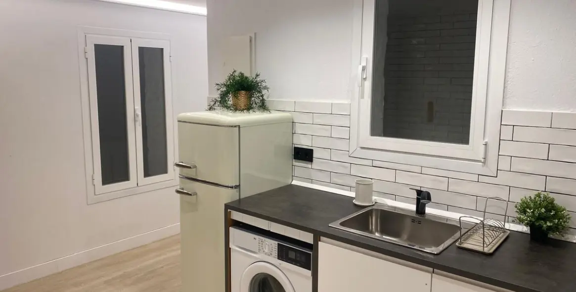 Venta de apartamento en planta media en Puerto Banús 28