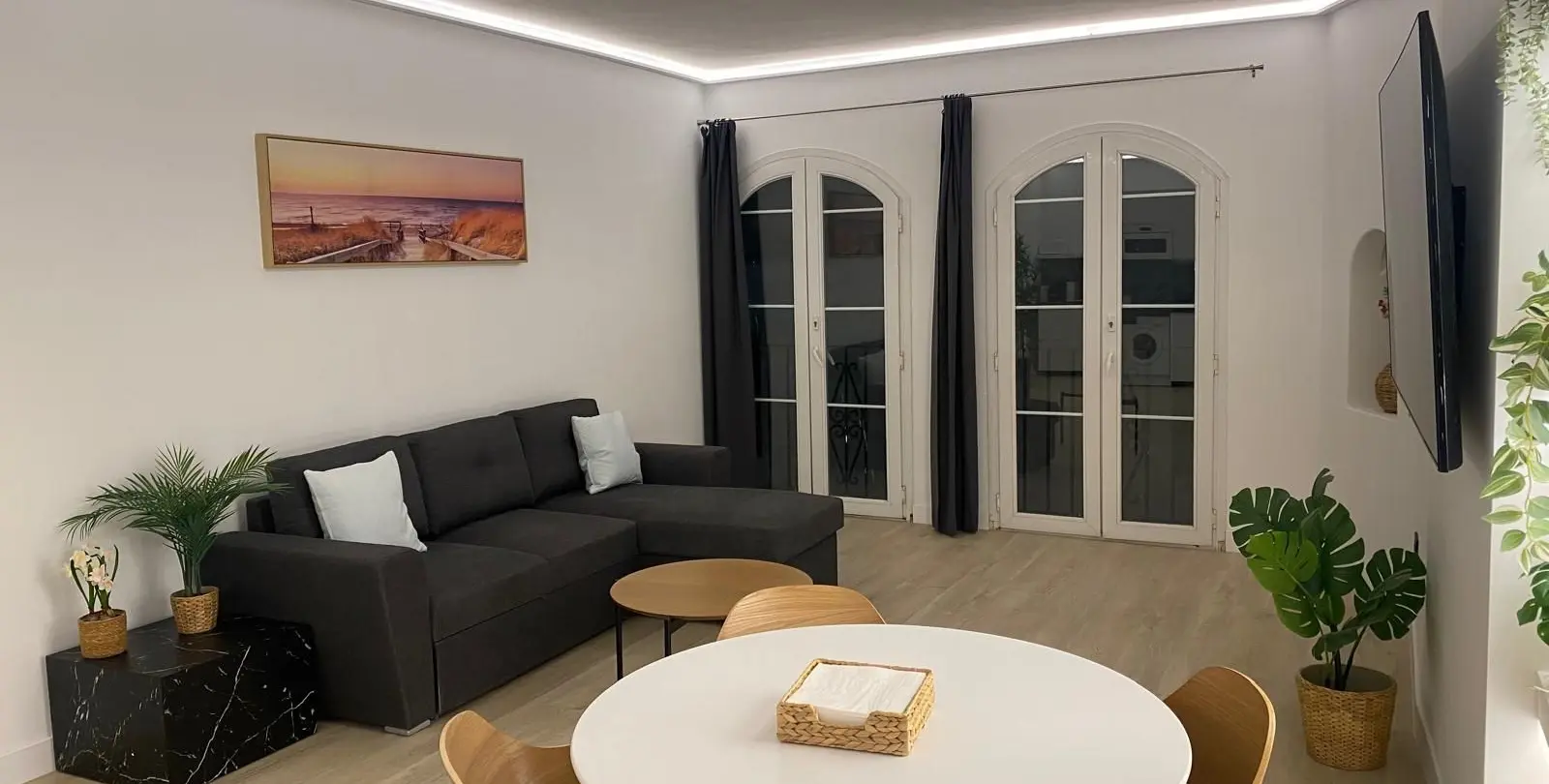 Venta de apartamento en planta media en Puerto Banús 2