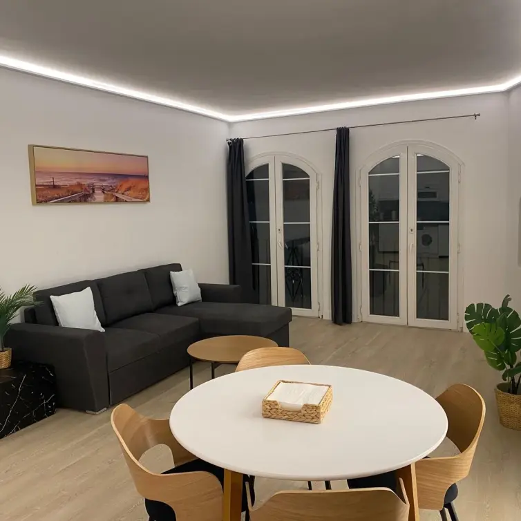 Venta de apartamento en planta media en Puerto Banús