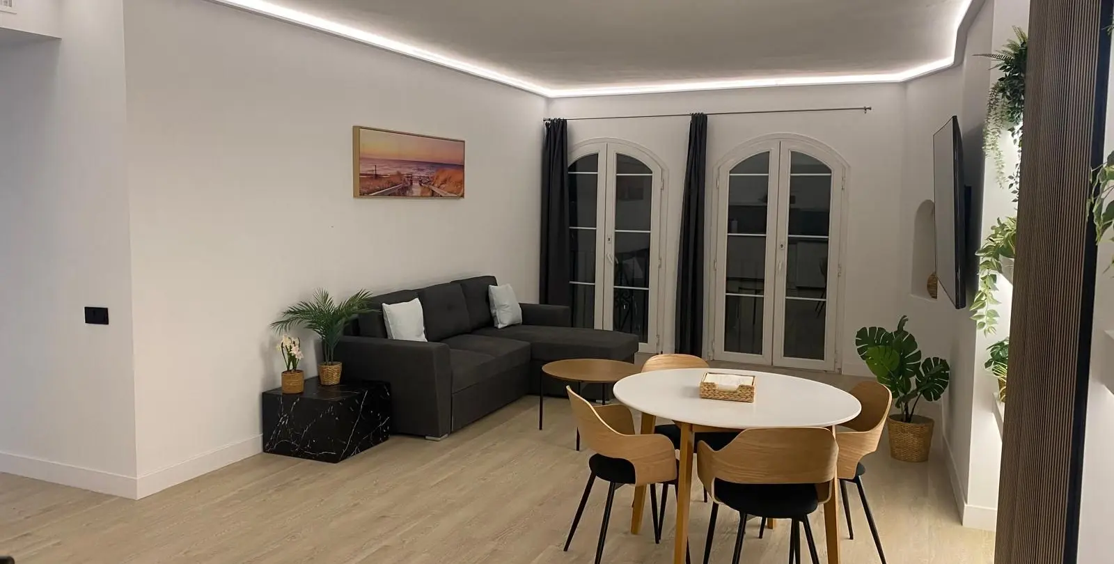Venta de apartamento en planta media en Puerto Banús 4