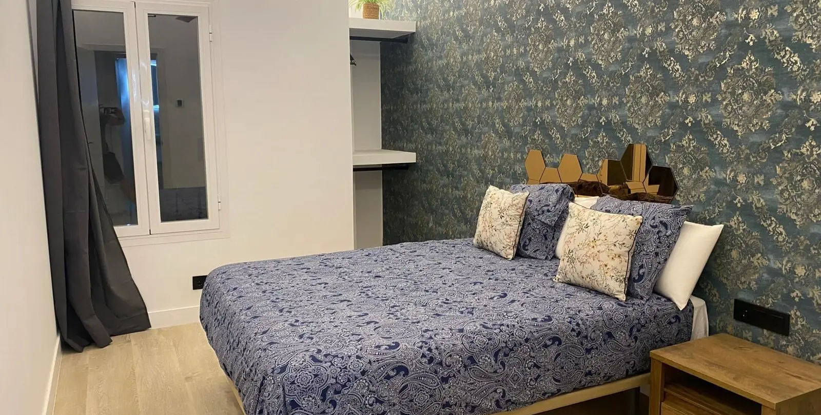 Venta de apartamento en planta media en Puerto Banús 10