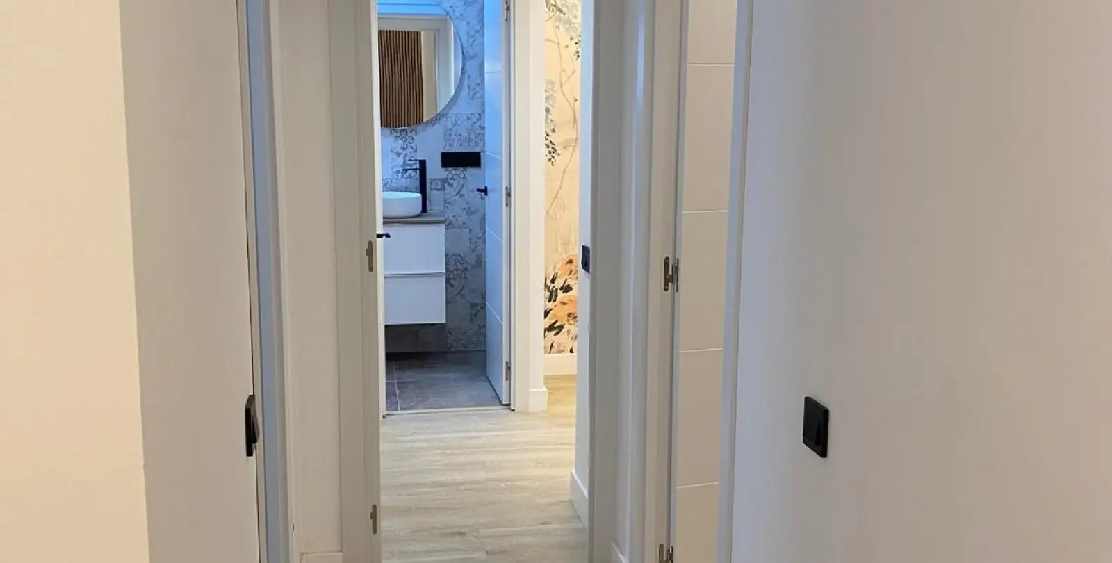 Venta de apartamento en planta media en Puerto Banús 15