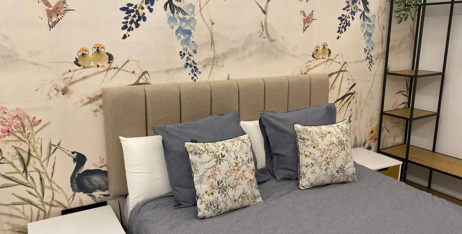 Venta de apartamento en planta media en Puerto Banús 24