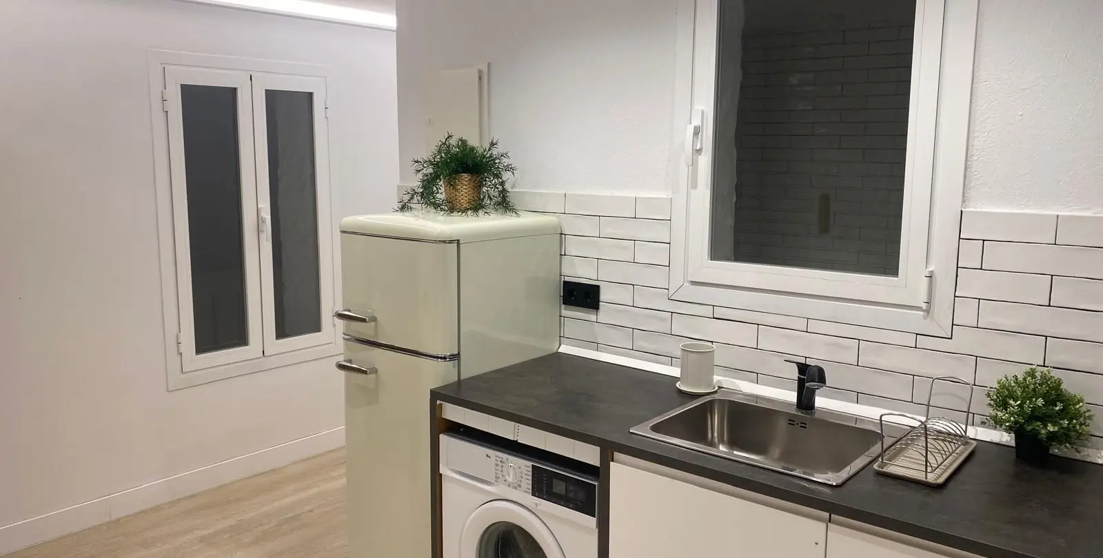 Venta de apartamento en planta media en Puerto Banús 28