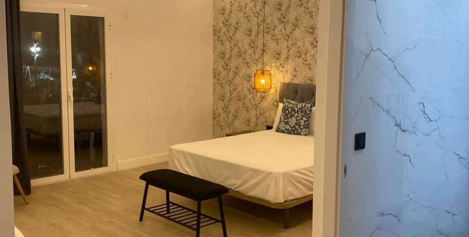 Venta de apartamento en planta media en Puerto Banús 36