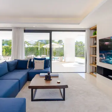 Venta de villa independiente en Nueva Andalucía